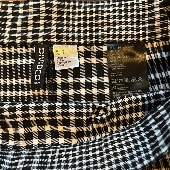 H&M Plaid A-Line Skirt with Belt Black and White - Picture 2 of 2